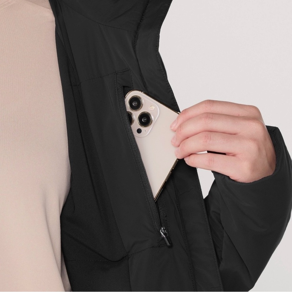 ▪️NWT Vuori Canyon Insulated Jacket in Black in Large - Picture 9 of 12